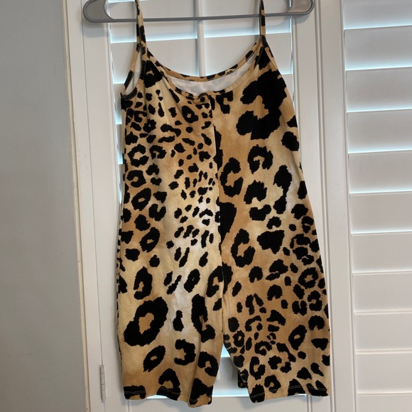 Leopard short jumpsuit - Picture 3 of 3